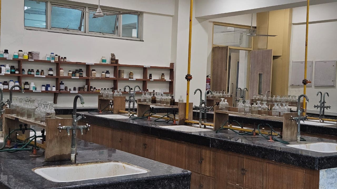 Deshbandhu College Academic photo 9